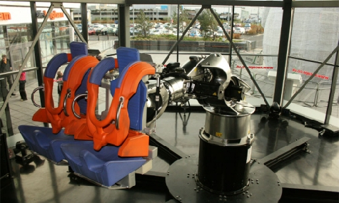Der Vorgänger der fliegenden Bank: G1 Roboter von Robocoaster