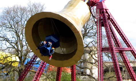 Fiel am Donnerstag kurzfristig aus: Das Hochfahrgeschäft Die Glocke im Hansa-Park.