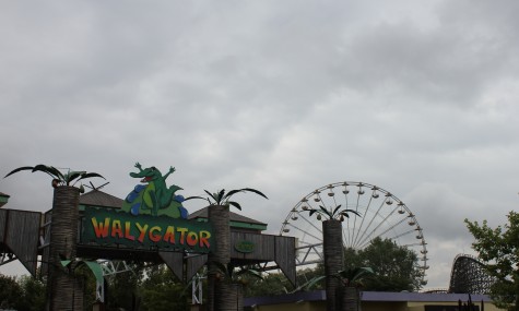 Graue Wolken über dem Walygator Park verheißen nichts Gutes